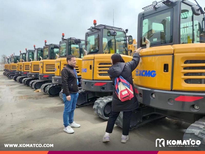 Spanish Client Visited XCMG Factory
